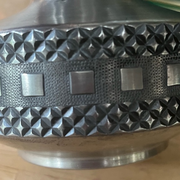 Vintage Aksel Holmsen AH Norway Pewter Industrial Metal Vase (H: 7-1/4" inches) - Picture 7 of 8